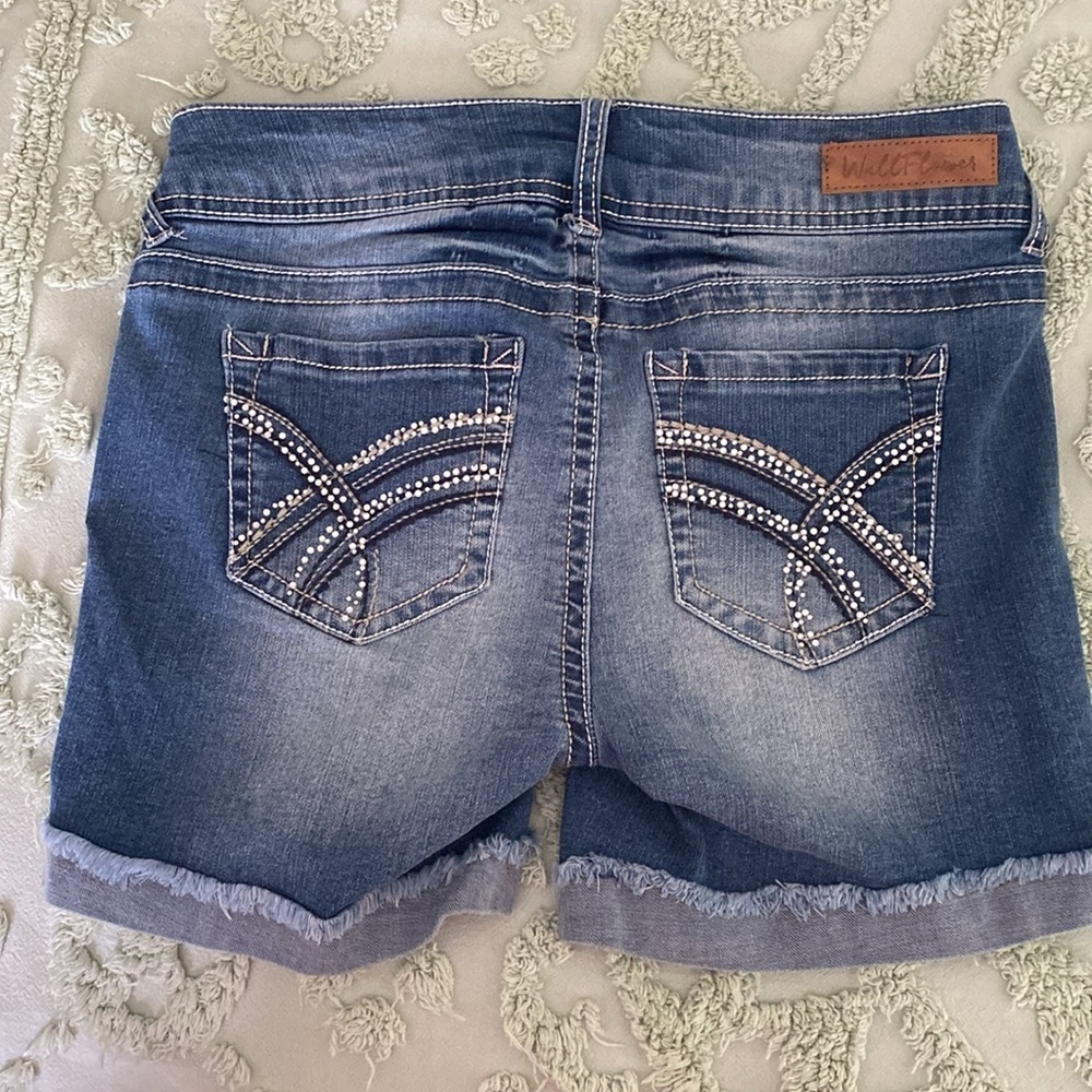 Wallflower Juniors Size 3 Denim Blue Jean Shorts (L3) - Picture 4 of 7